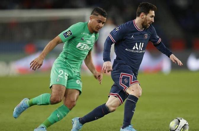 西欧联赛掀起转会热潮，球员拼尽全力